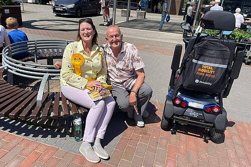 Bella Hewitt visits Waterlooville Market